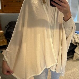 Barefoot Dreams Cozy Chic Lite wrap